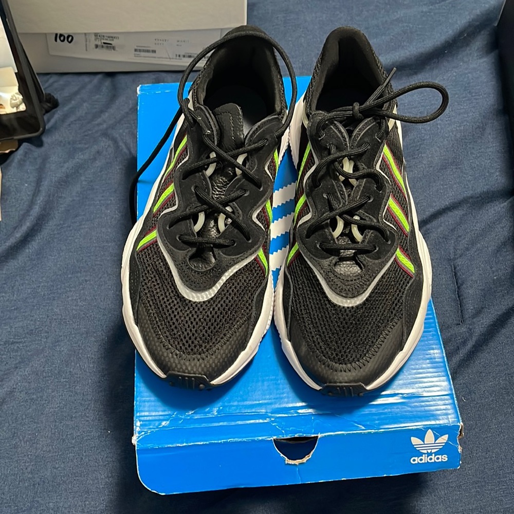 Adidas Ozweego sneakers size 8.5 $70 paid $130 barely touched. Excellent cond.